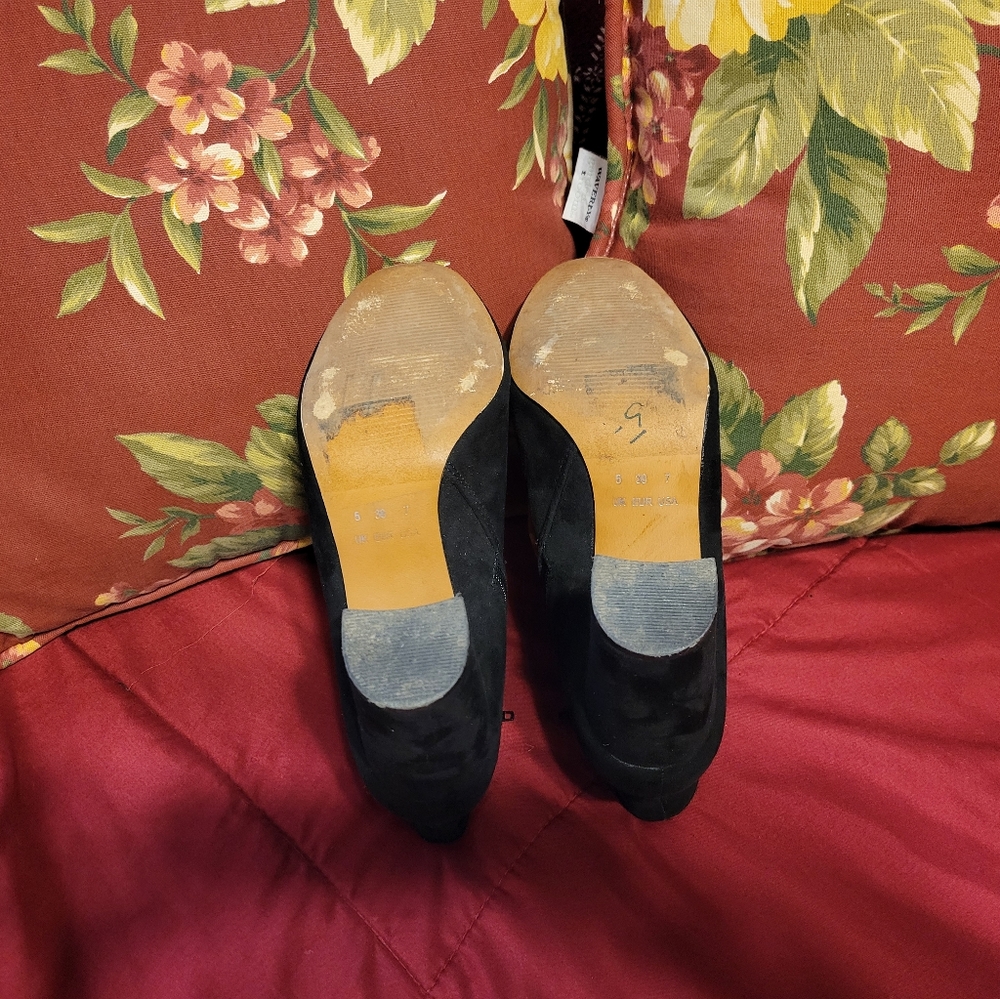 Atmosphere faux suede black boots. - Picture 5 of 7